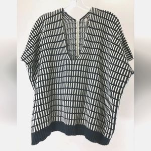 Free People Women’s Oversized Low Cut Zip Up Back Sweater Navy/Ivory XS